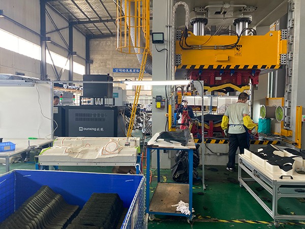 內(nèi)飾件模具加熱模溫機
